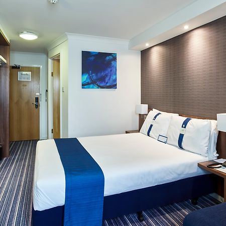 Holiday Inn Express Glenrothes By Ihg Экстерьер фото