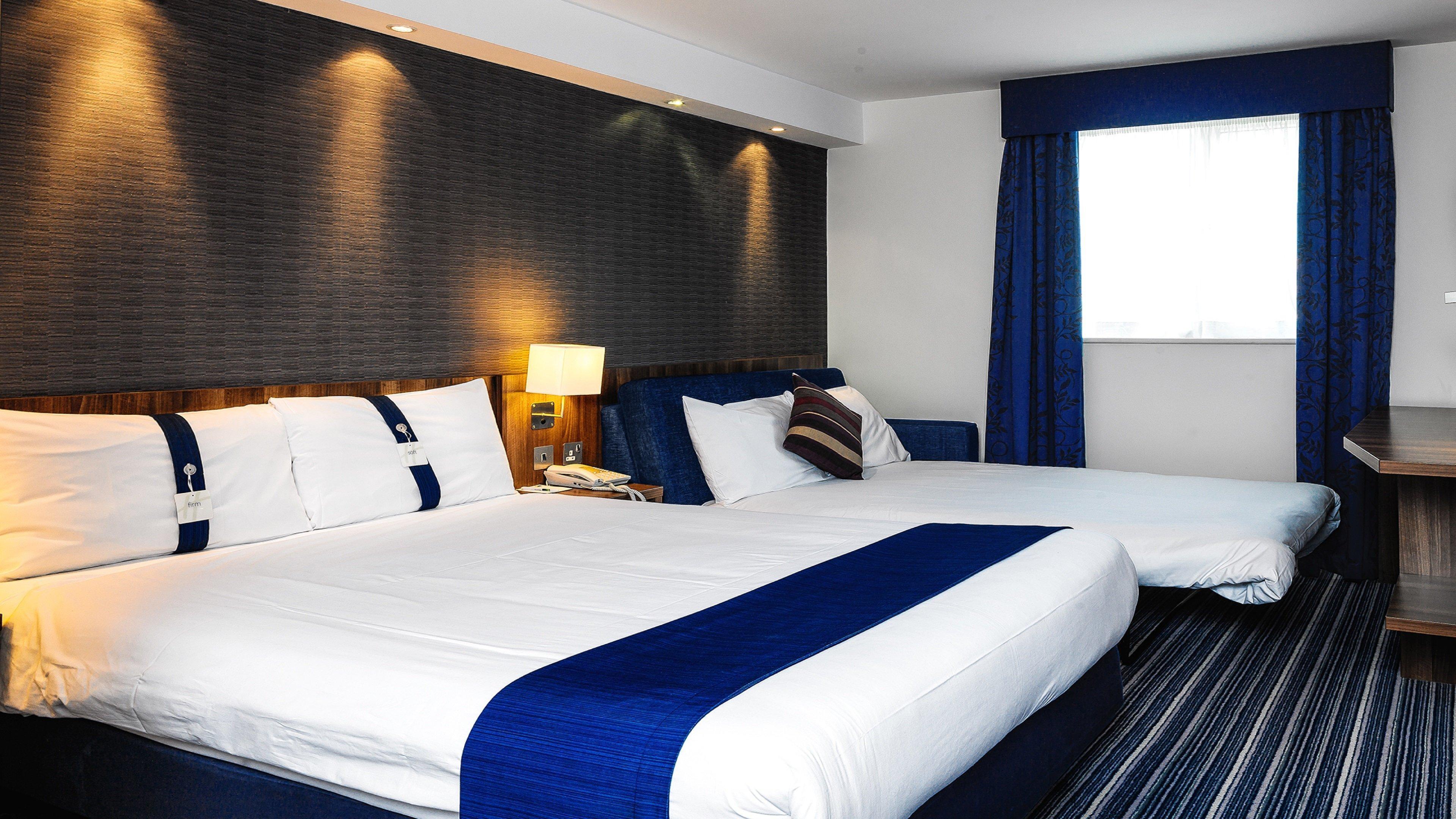 Holiday Inn Express Glenrothes By Ihg Экстерьер фото