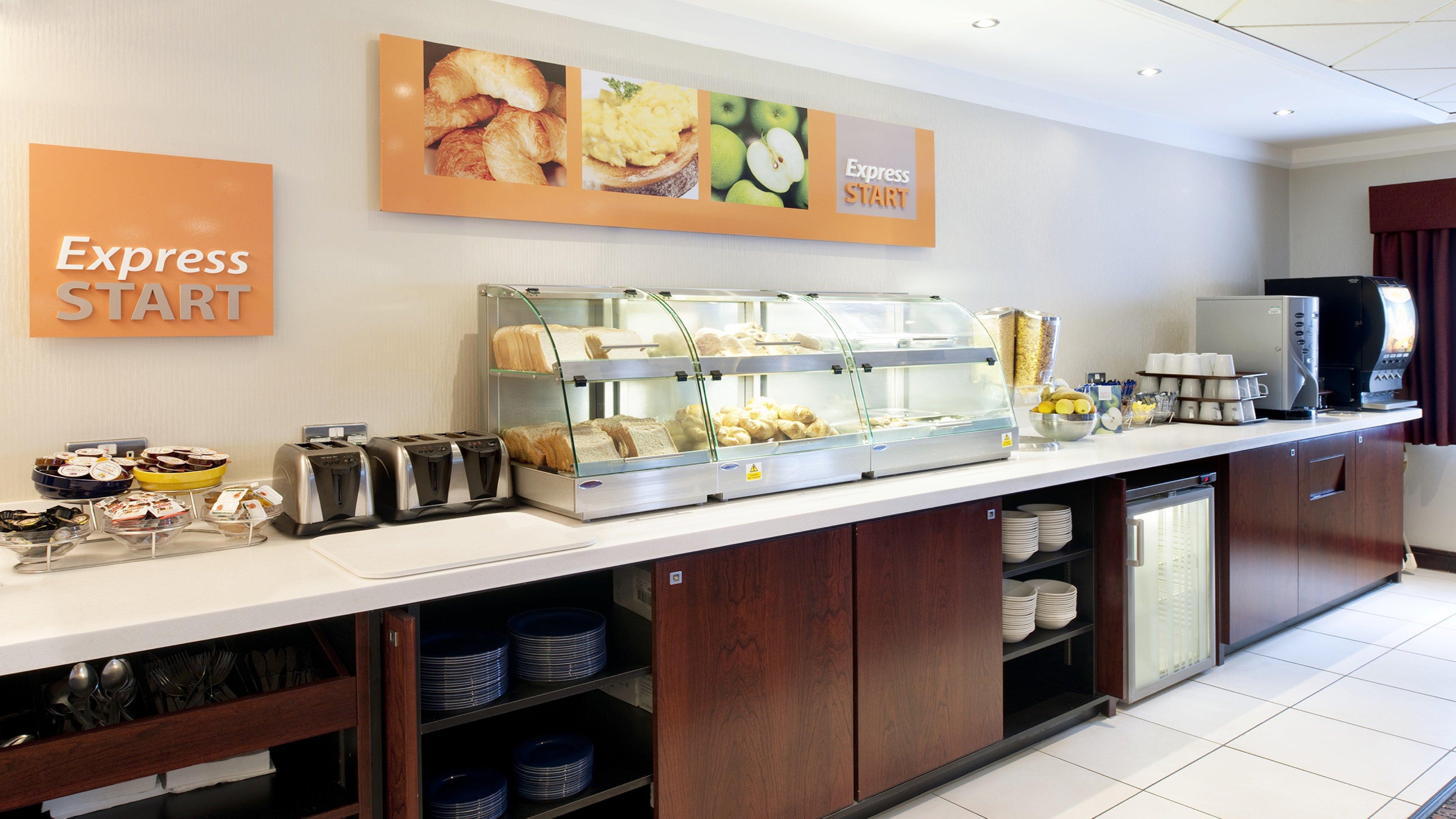 Holiday Inn Express Glenrothes By Ihg Экстерьер фото