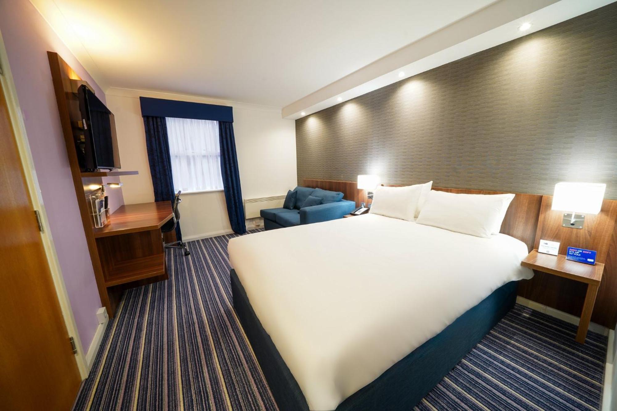 Holiday Inn Express Glenrothes By Ihg Экстерьер фото